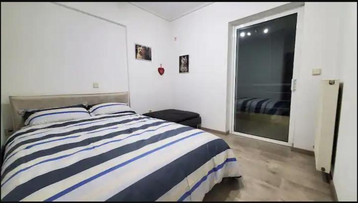 H 3 Bedrooms *
