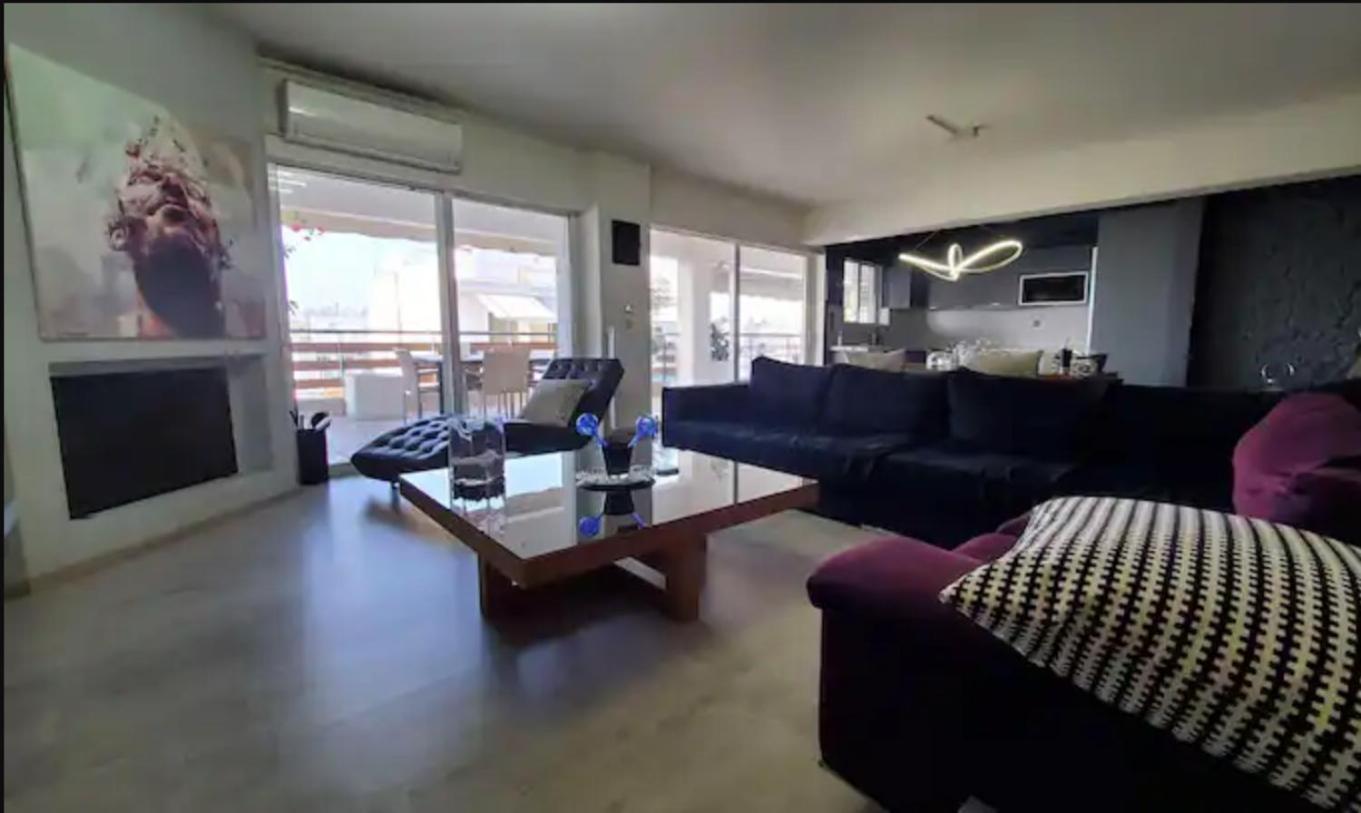 H 3 Bedrooms Apartment