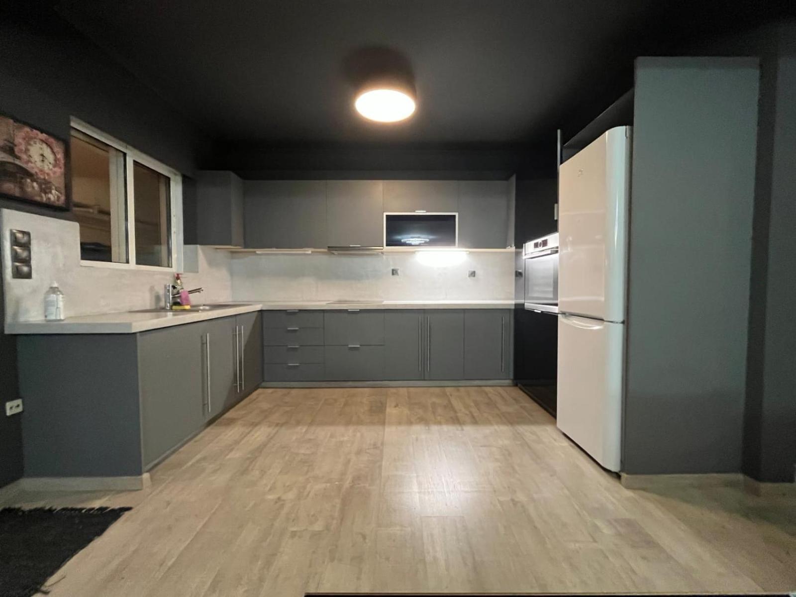 H 3 Bedrooms Apartment Athens